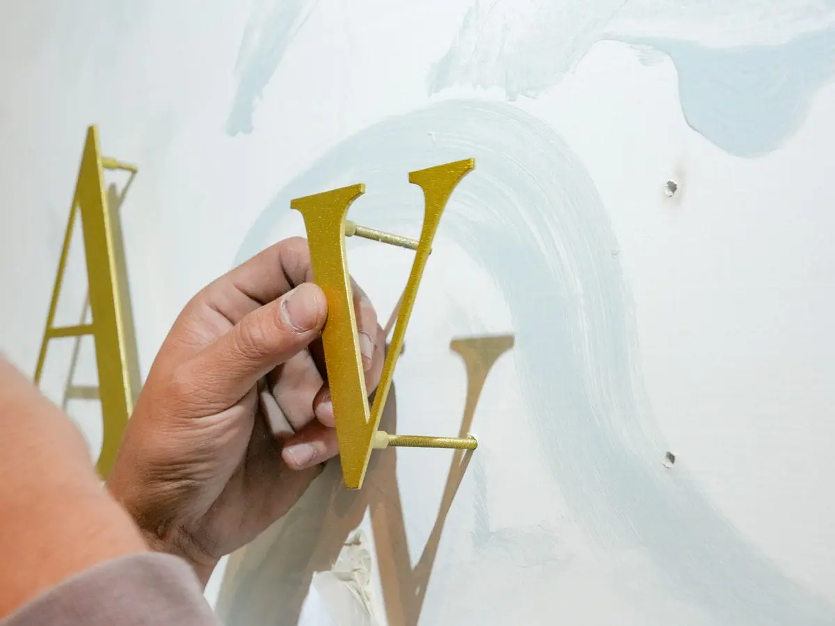 LA vie美容店形象牆招牌 5