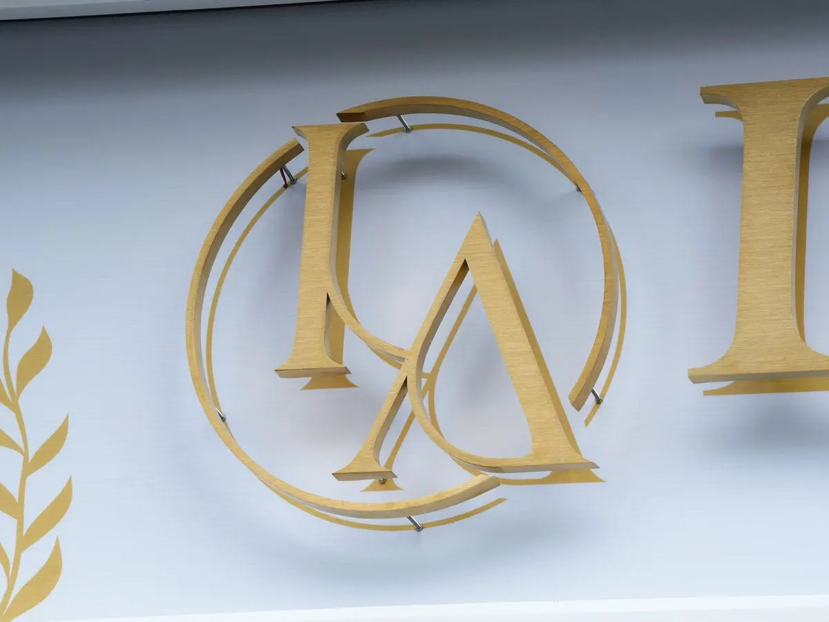 LA vie美容店招牌 10