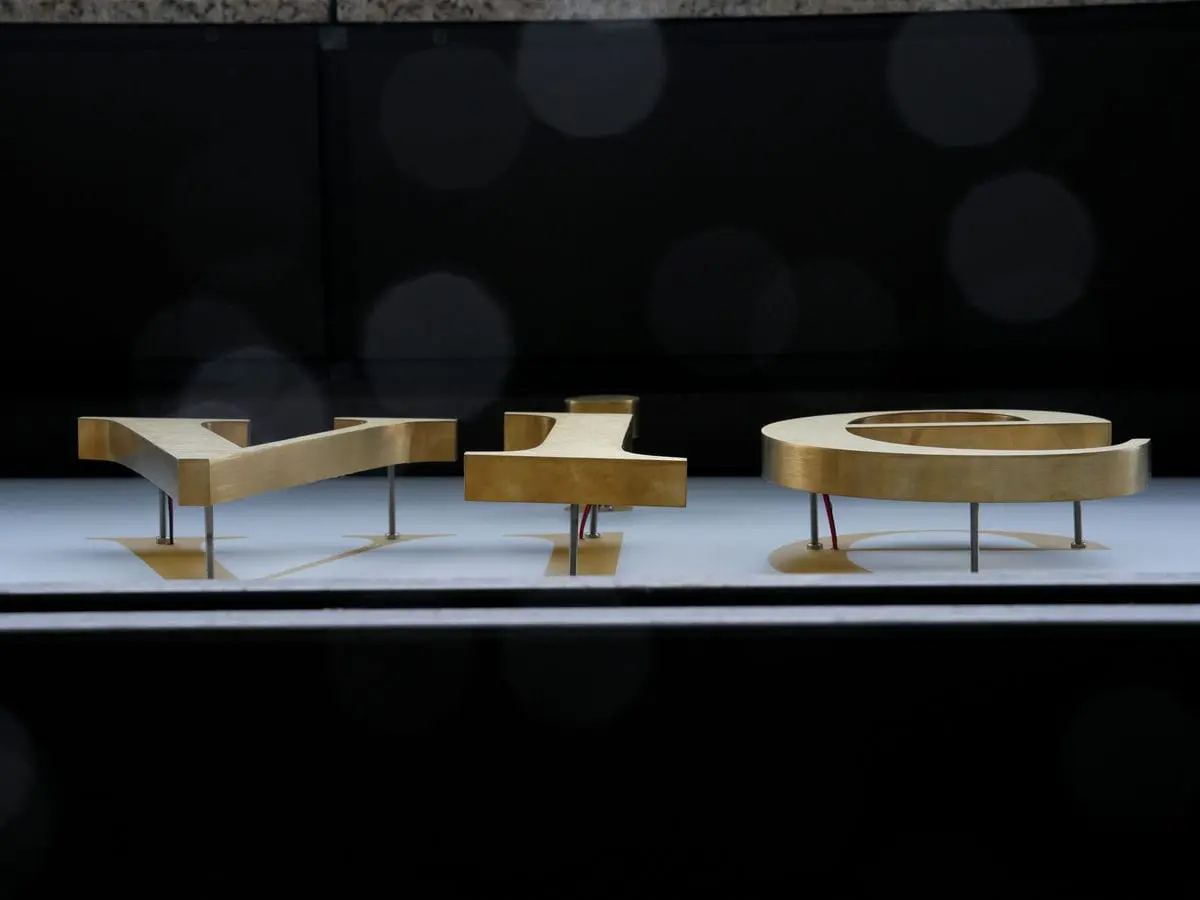 LA vie美容店招牌 32