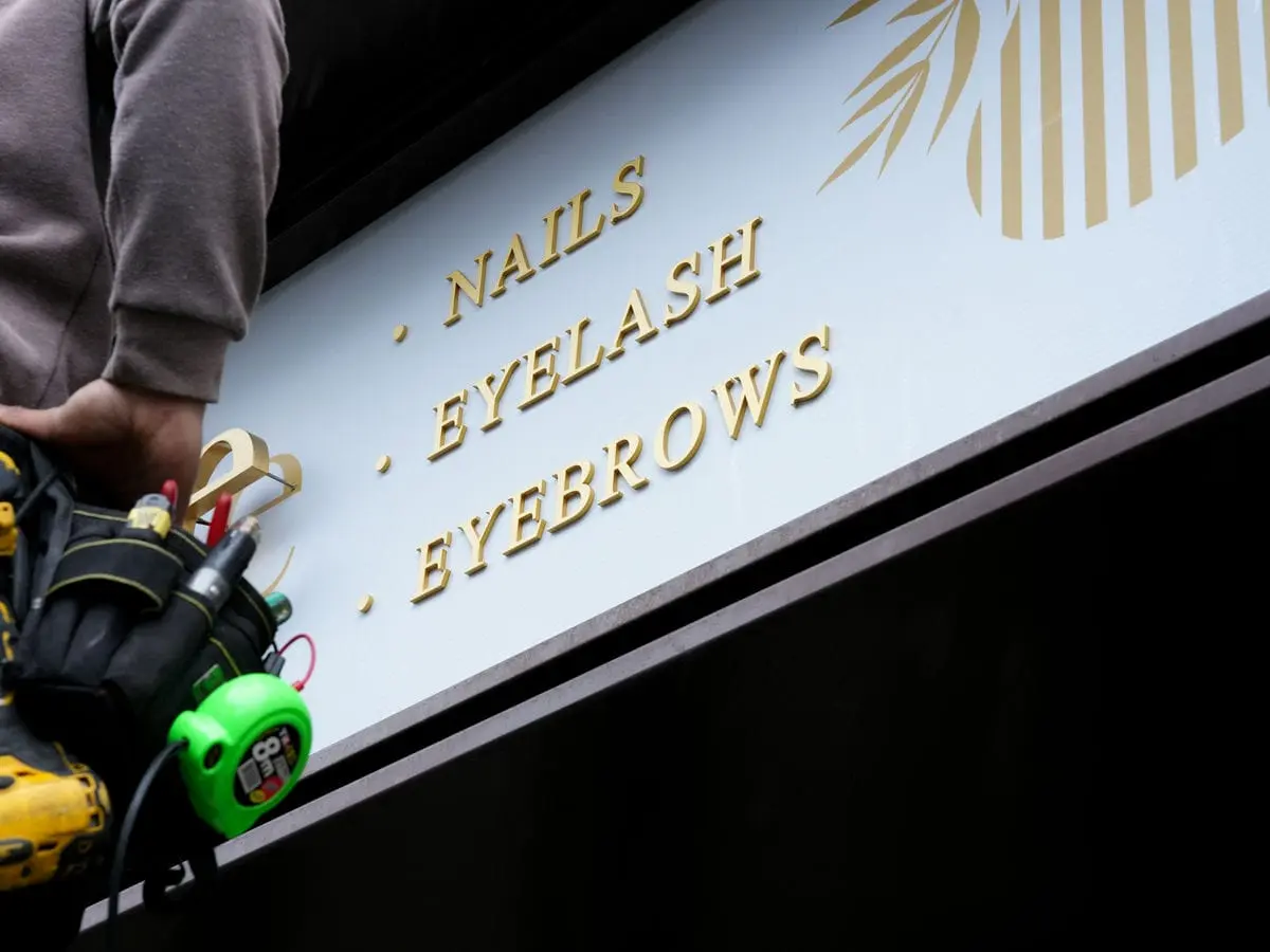 LA vie美容店招牌 34