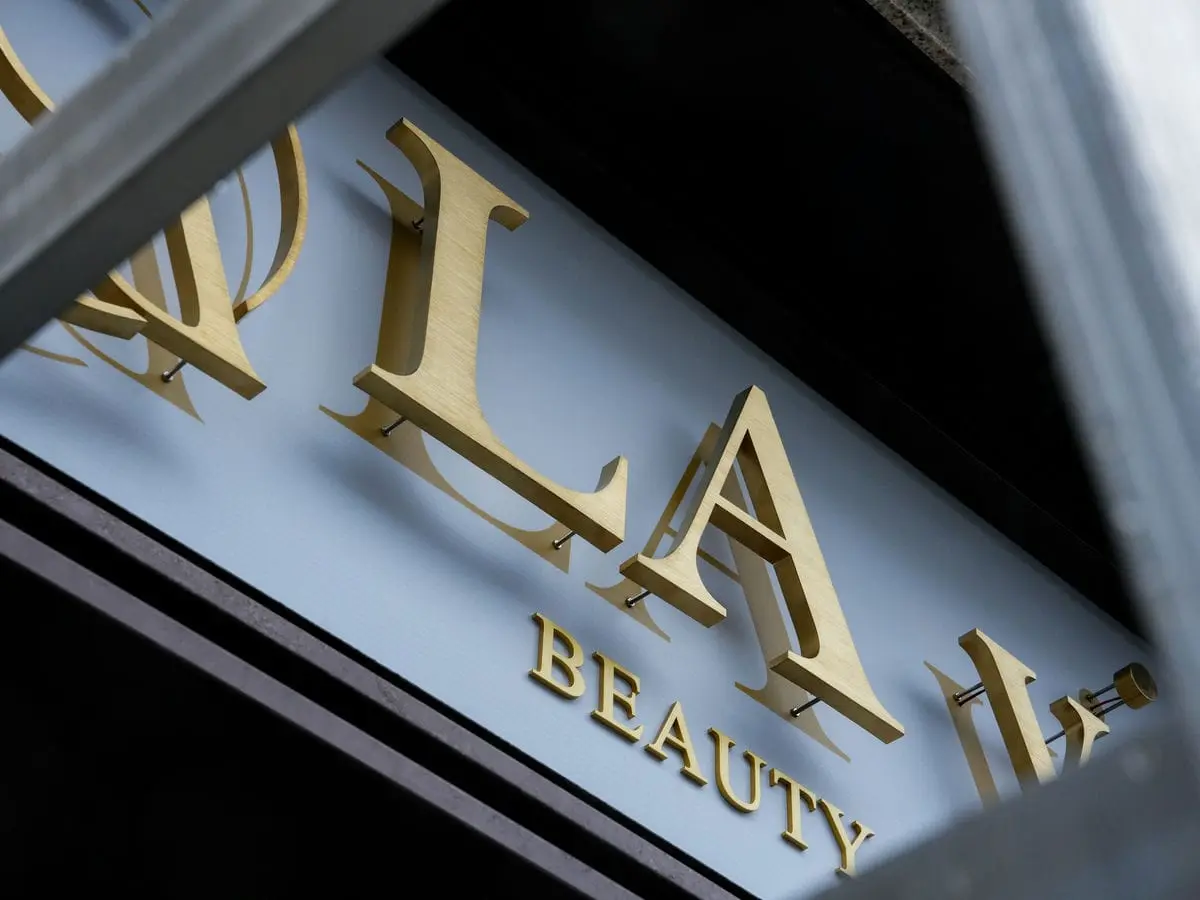 LA vie美容店招牌 39