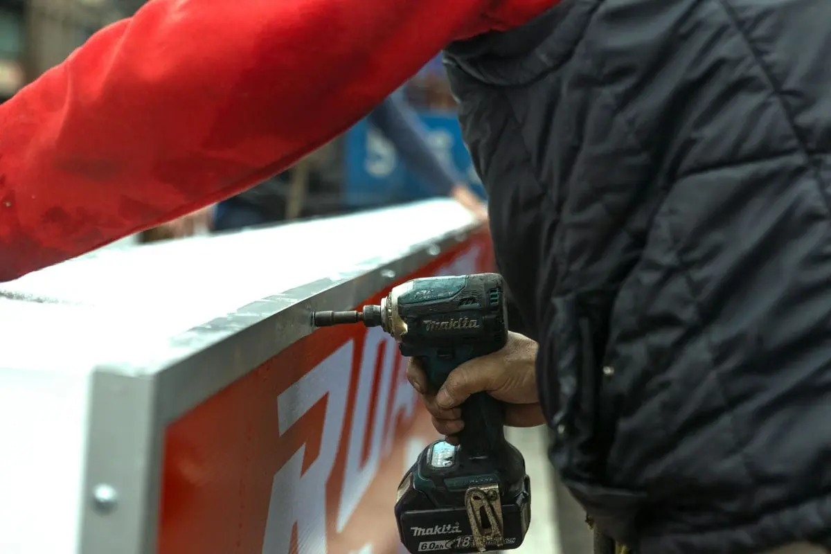 桃園陸通輪胎招牌 11