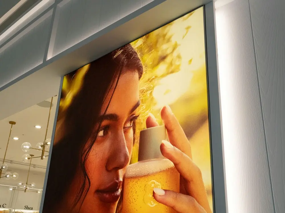 Laline南港Lalaport卡布燈箱 2