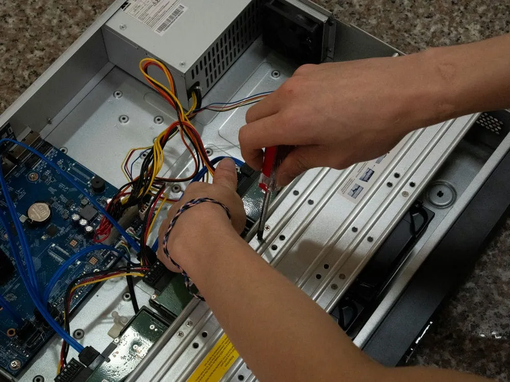 台中太平區富平路辦公室全彩夜視槍型網路監視器安裝 13