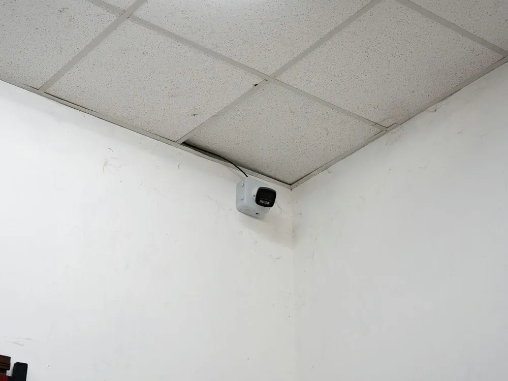 台中軍福十六路倉庫門口槍型網路監視器安裝 4