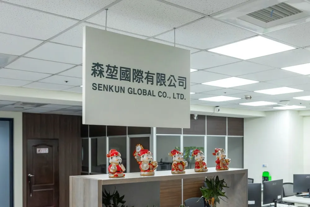 森堃國際吊掛招牌 2