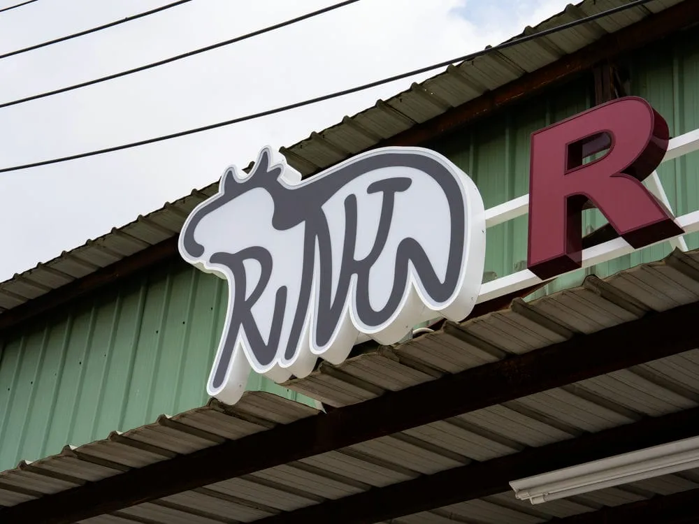 荏峻遊於冷鍊物流中心鍍鋅烤漆燈箱字招牌 5